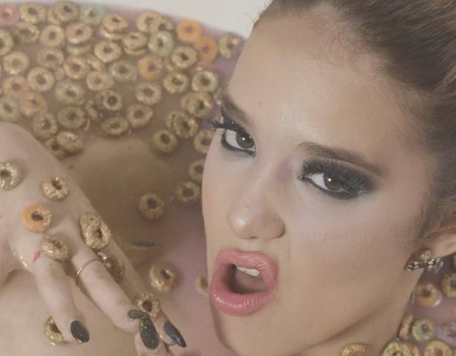 Ángela Torres — La vida rosa